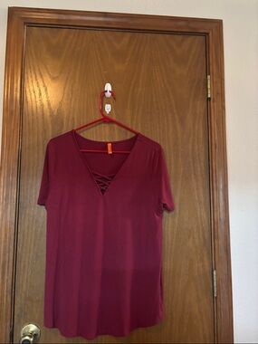 Women's Crisscross V-Neck Short Sleeve Tee - Burgundy